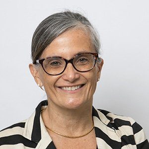 Dr Gabriela